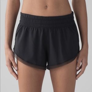 Lululemon Quicksand Anew 4” black shorts size 6